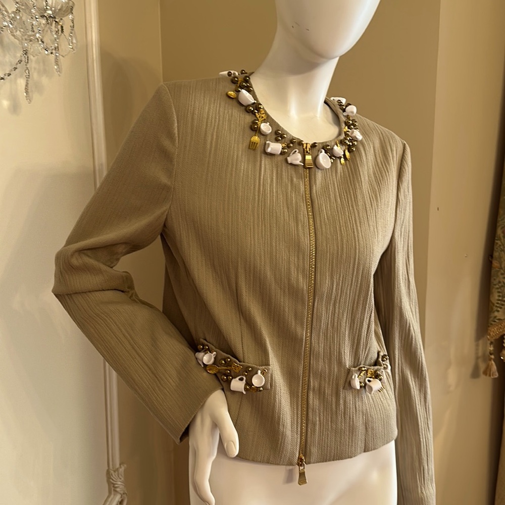 Moschino Boutique Italian Teapot Coffee Charm Gold Beige Jacket Siz 44 IT USA 10